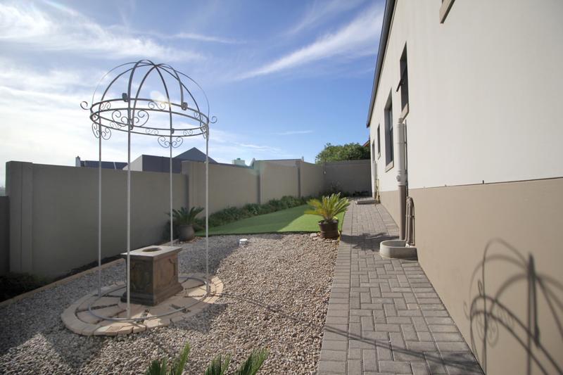 3 Bedroom Property for Sale in Reebok Western Cape